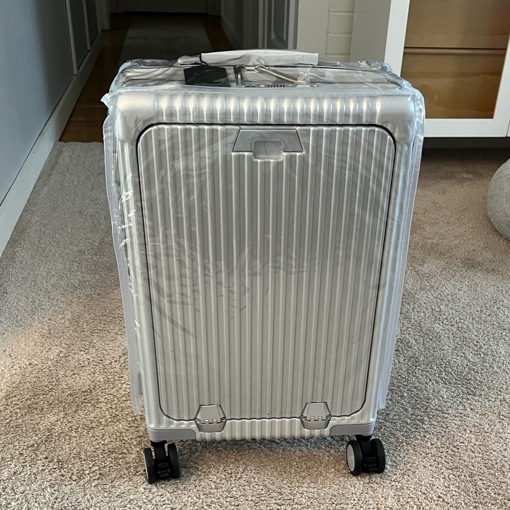 Nobl- Carry On Silver Hard Shell Suitcase
